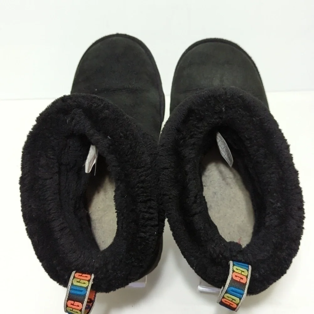 UGG classic Mini fluff quilted rainbow ankle boot big girl size 5/ woman size 6